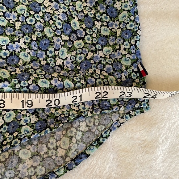 EUC Tommy Hilfiger Floral Garden Peasant Style Blouse - Picture 6 of 16